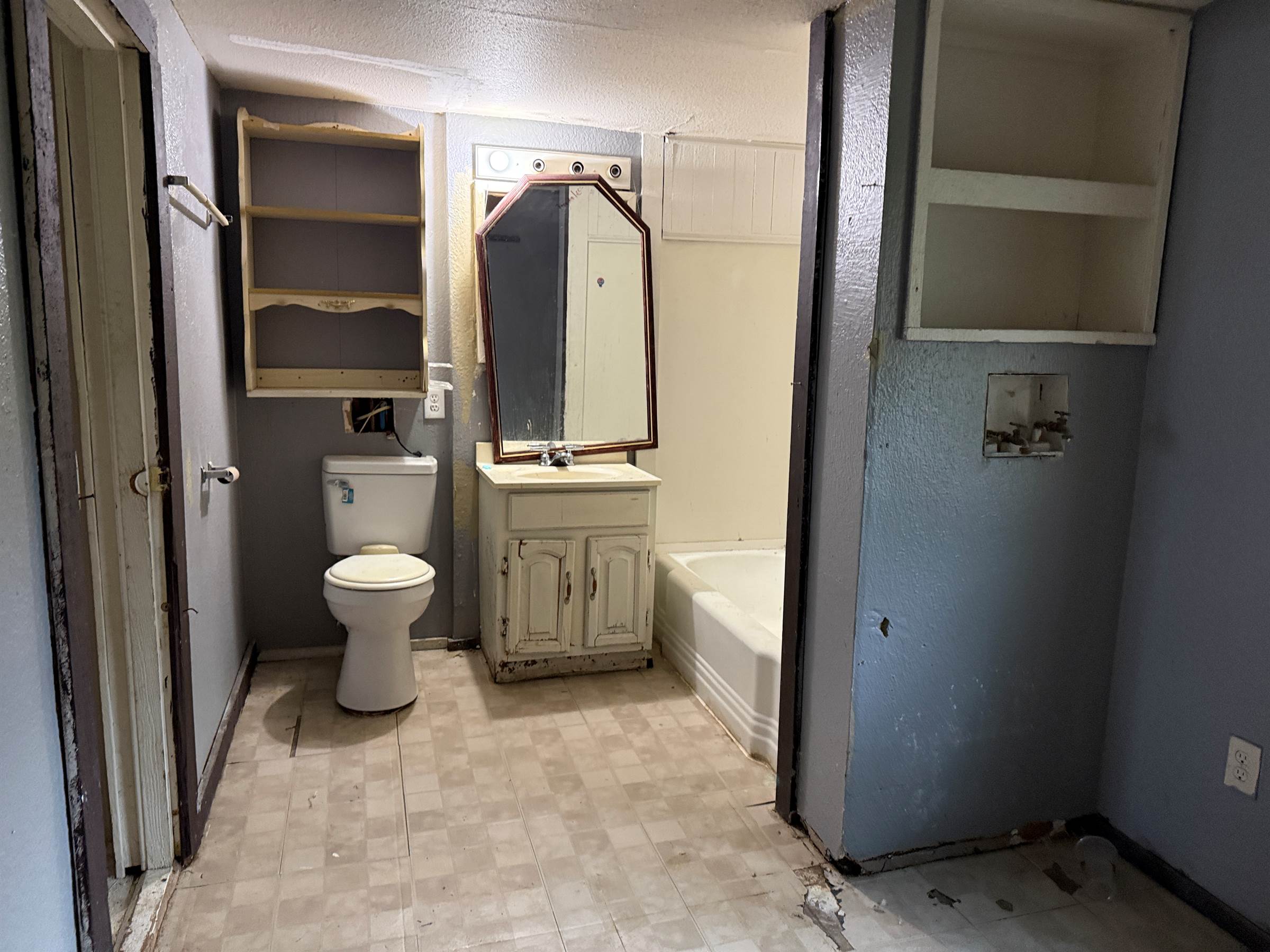 4521 W Newell Ave, Wichita, KS 67212