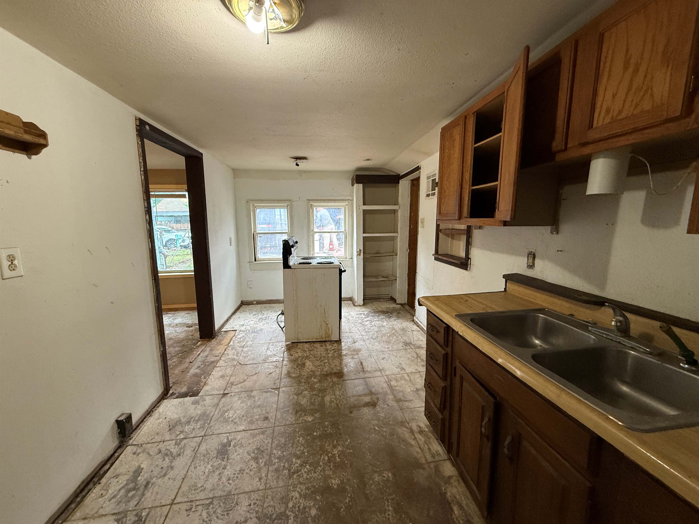 4521 W Newell Ave, Wichita, KS 67212