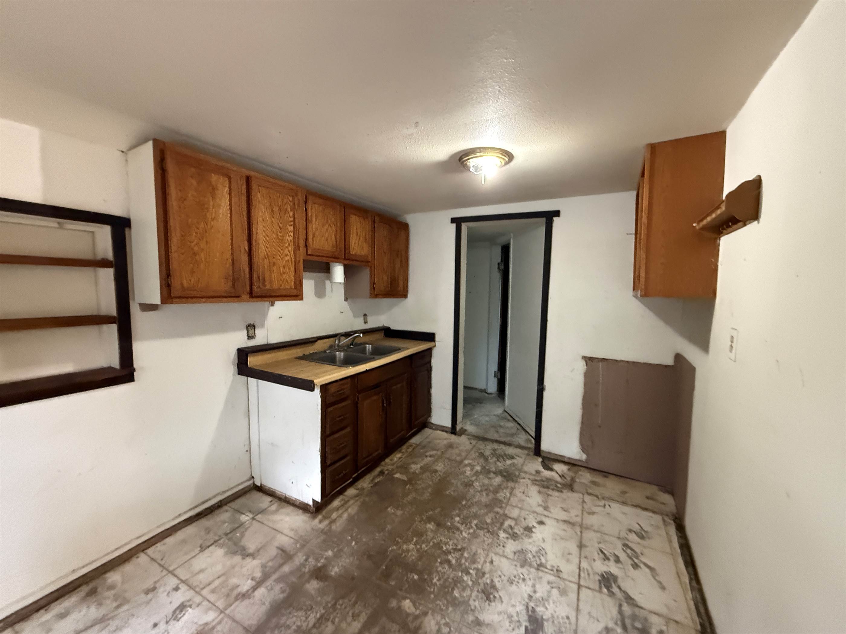 4521 W Newell Ave, Wichita, KS 67212