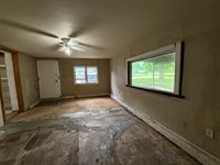 4521 W Newell Ave, Wichita, KS 67212