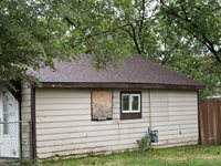 4521 W Newell Ave, Wichita, KS 67212