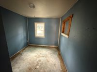 4521 W Newell Ave, Wichita, KS 67212