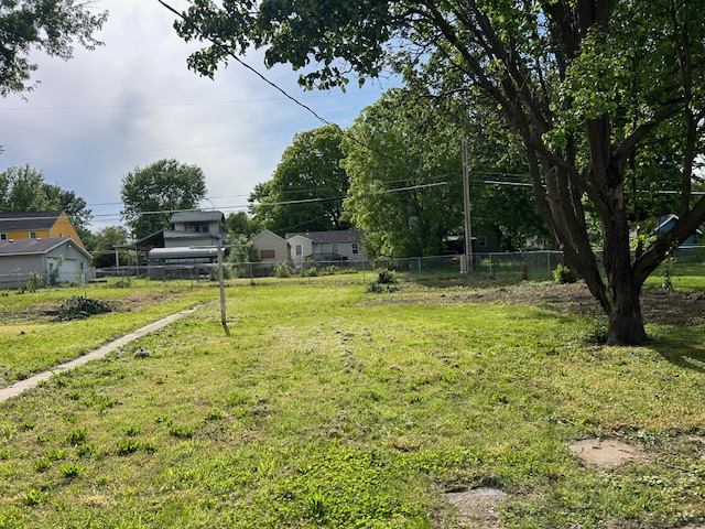 2719 SE Iowa Ave, Topeka, KS 66605