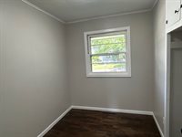 2719 SE Iowa Ave, Topeka, KS 66605