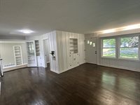 2719 SE Iowa Ave, Topeka, KS 66605