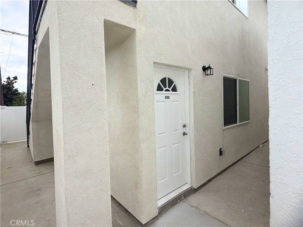 6709 Denny Ave, North Hollywood, CA 91606
