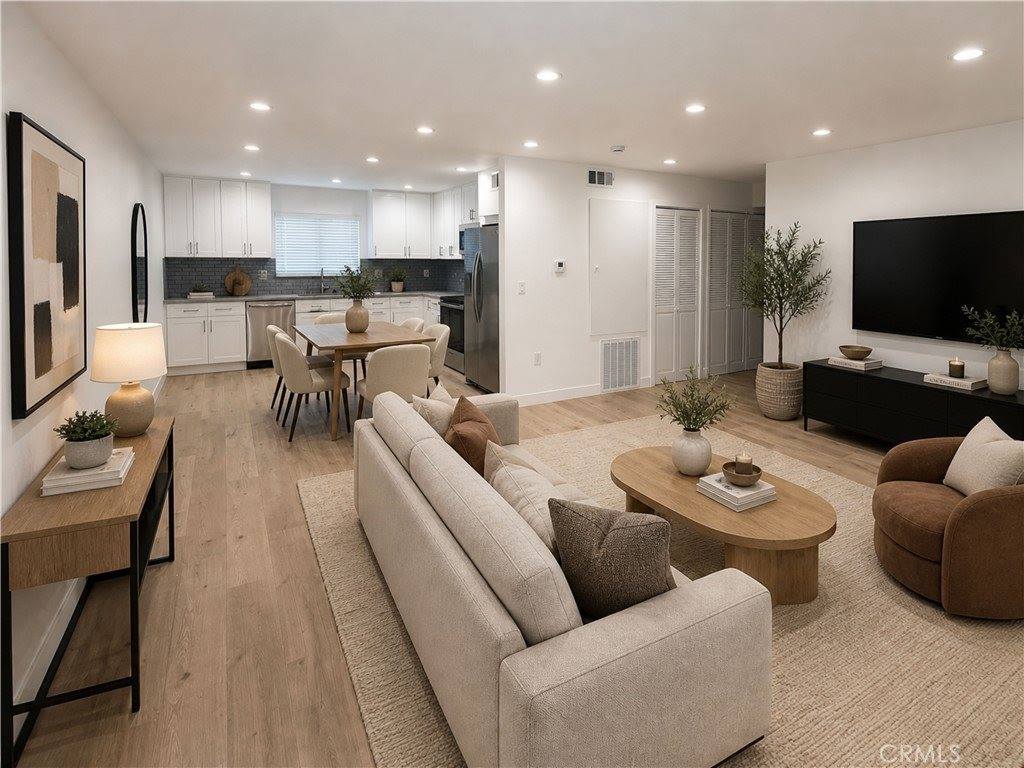 6709 Denny Ave, North Hollywood, CA 91606