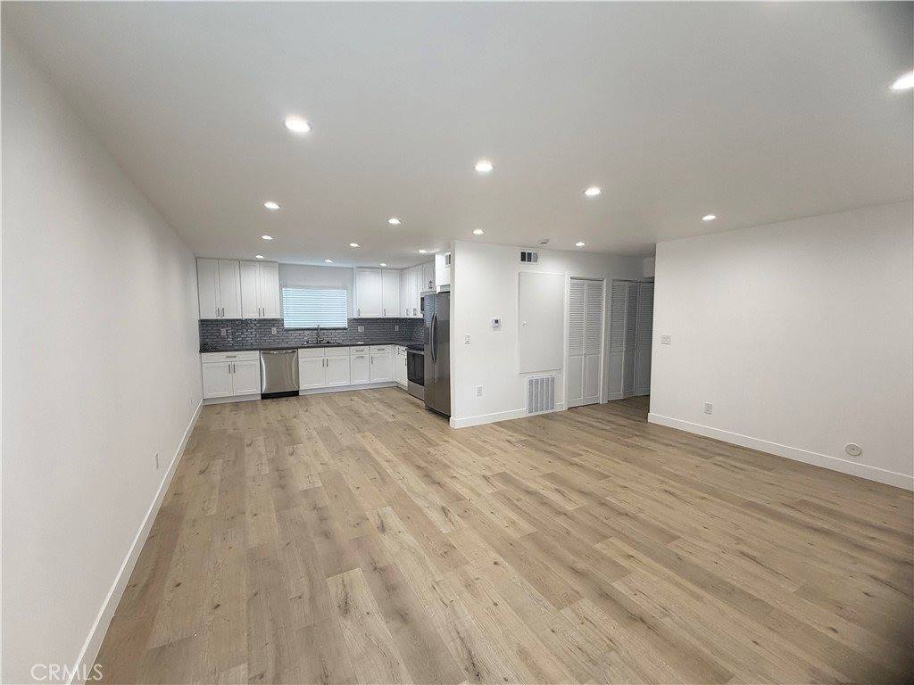 6709 Denny Ave, North Hollywood, CA 91606