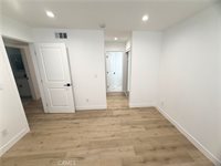 6709 Denny Ave, North Hollywood, CA 91606