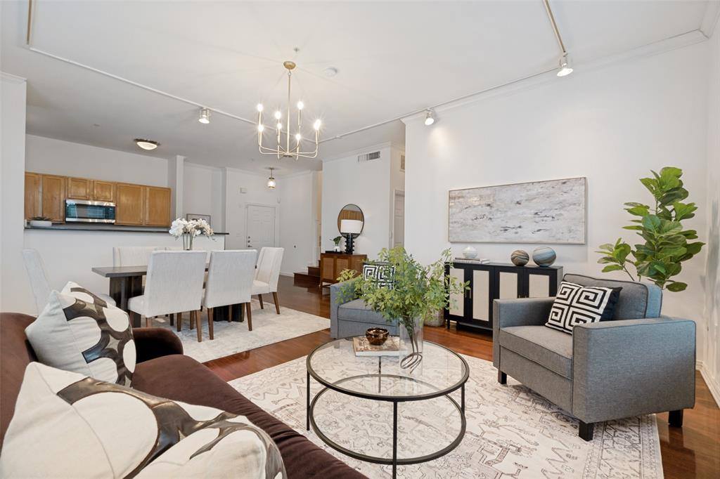 2305 Worthington Street, Dallas, TX 75204