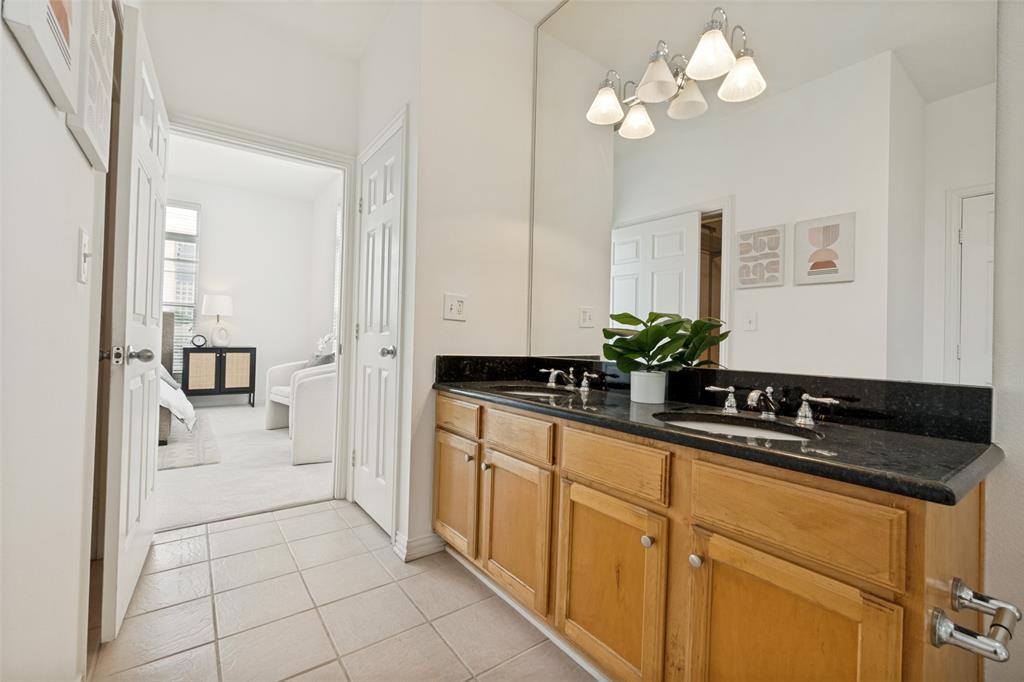2305 Worthington Street, Dallas, TX 75204