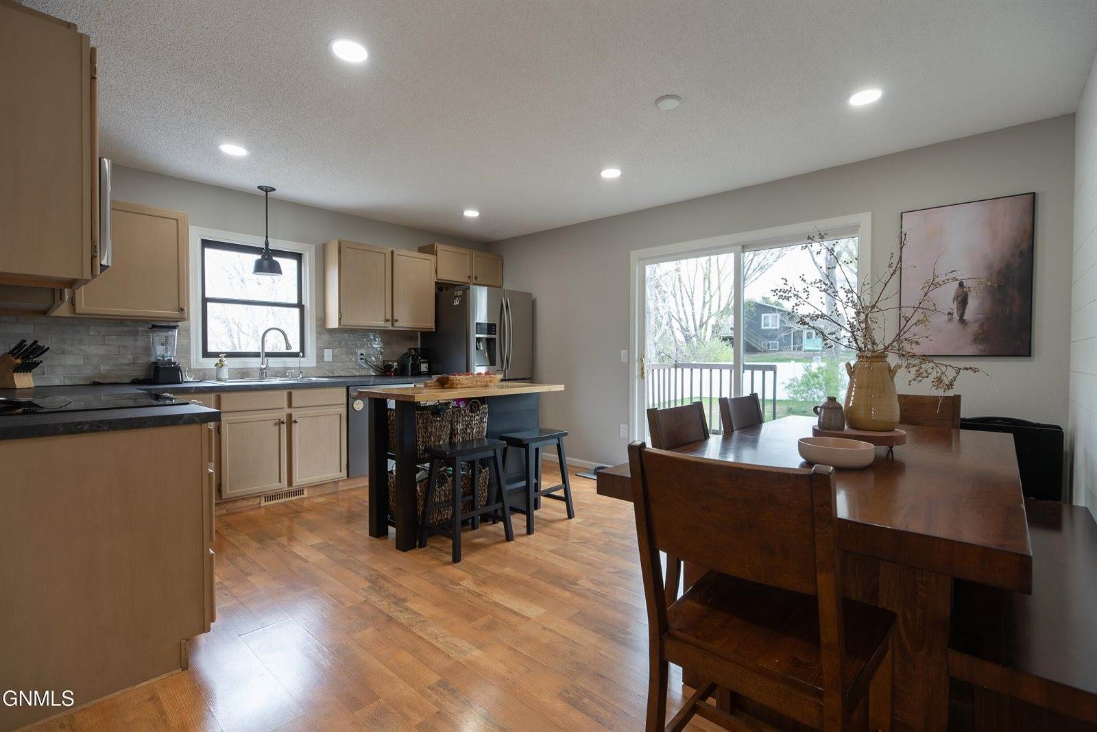 70 Stanley Drive, Bismarck, ND 58504