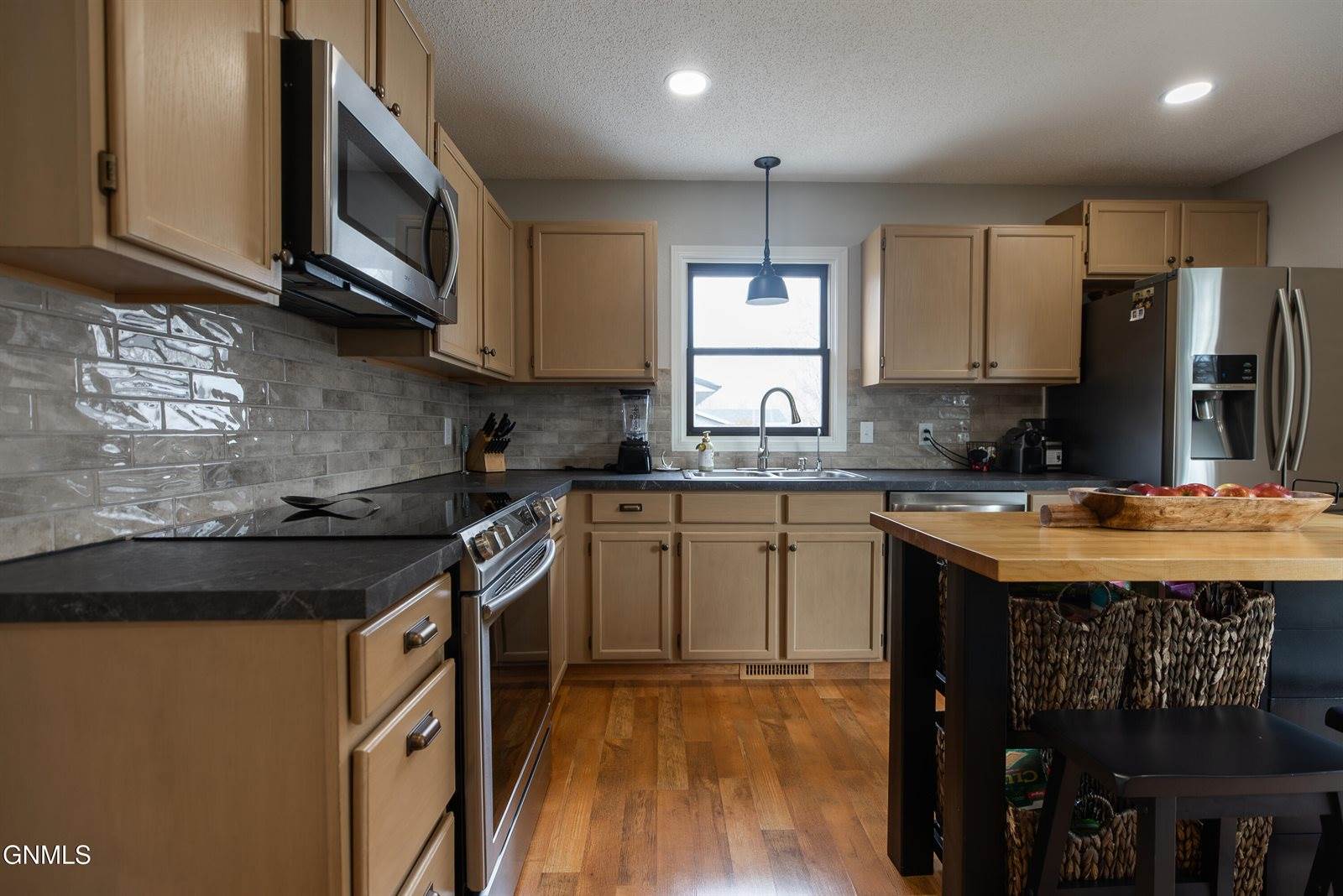 70 Stanley Drive, Bismarck, ND 58504