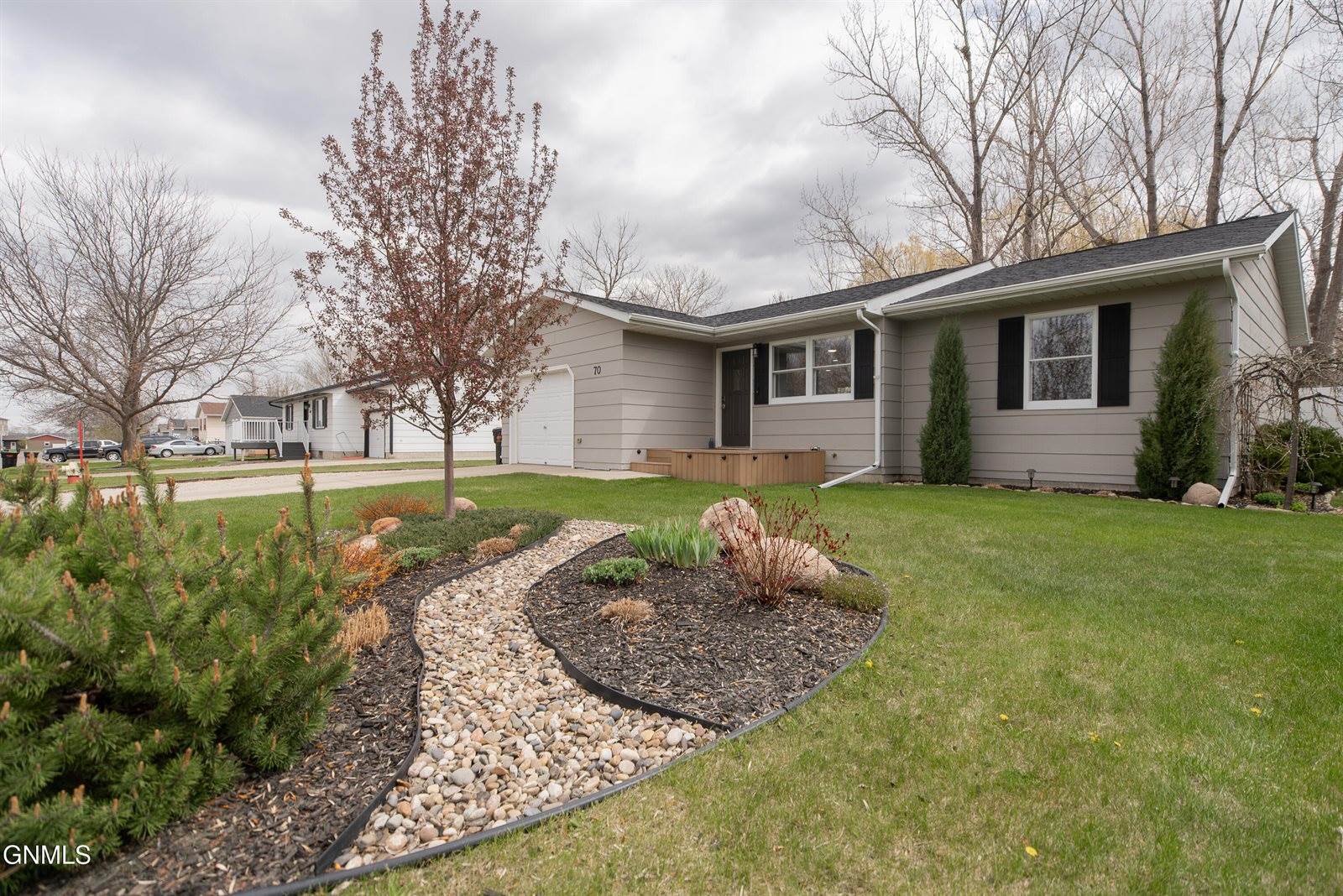 70 Stanley Drive, Bismarck, ND 58504