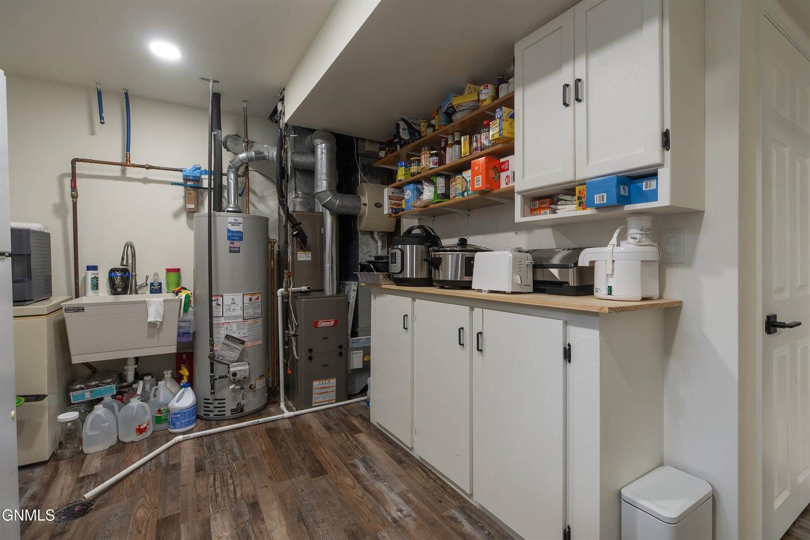 70 Stanley Drive, Bismarck, ND 58504