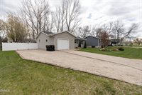 70 Stanley Drive, Bismarck, ND 58504