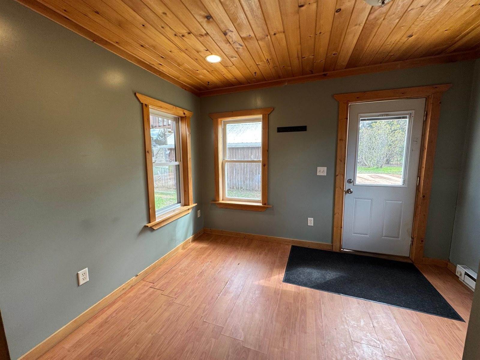 202 1st Street NW, Hinckley, MN 55037