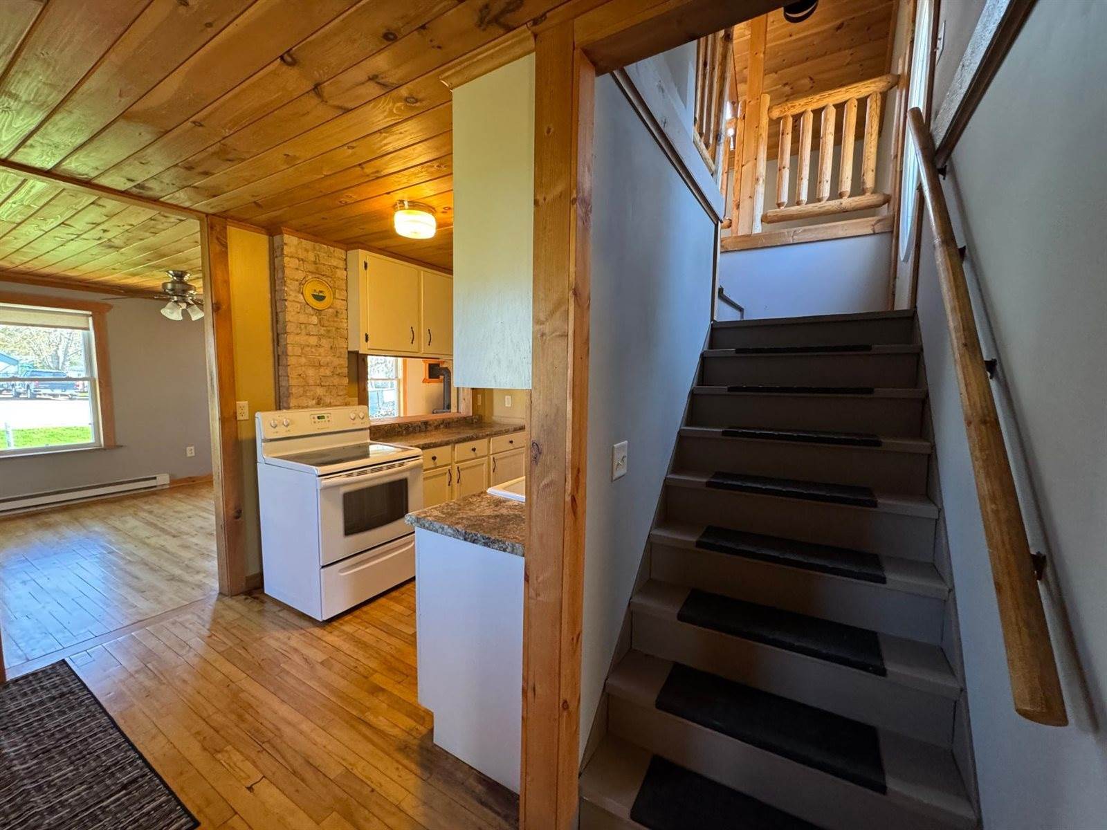 202 1st Street NW, Hinckley, MN 55037
