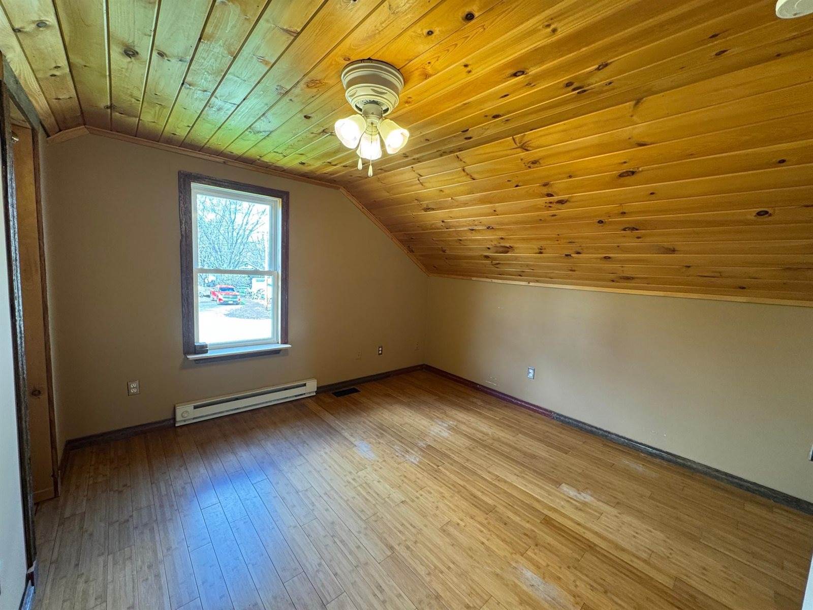 202 1st Street NW, Hinckley, MN 55037