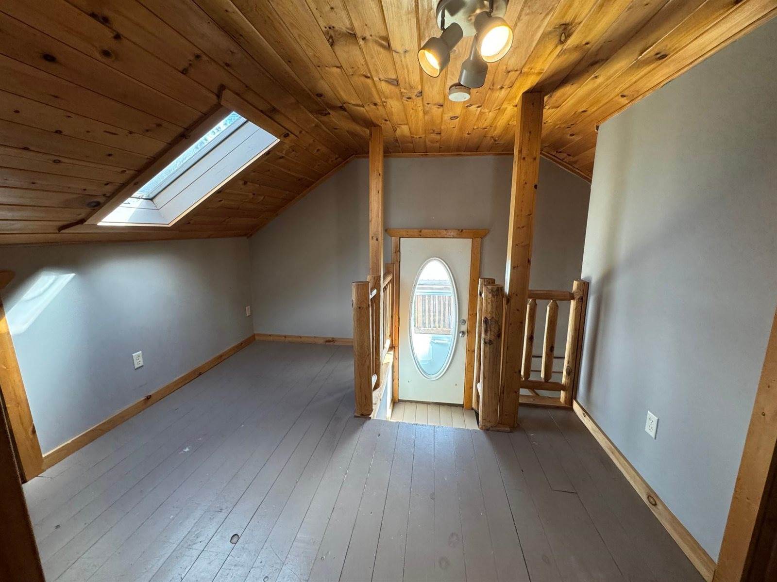 202 1st Street NW, Hinckley, MN 55037