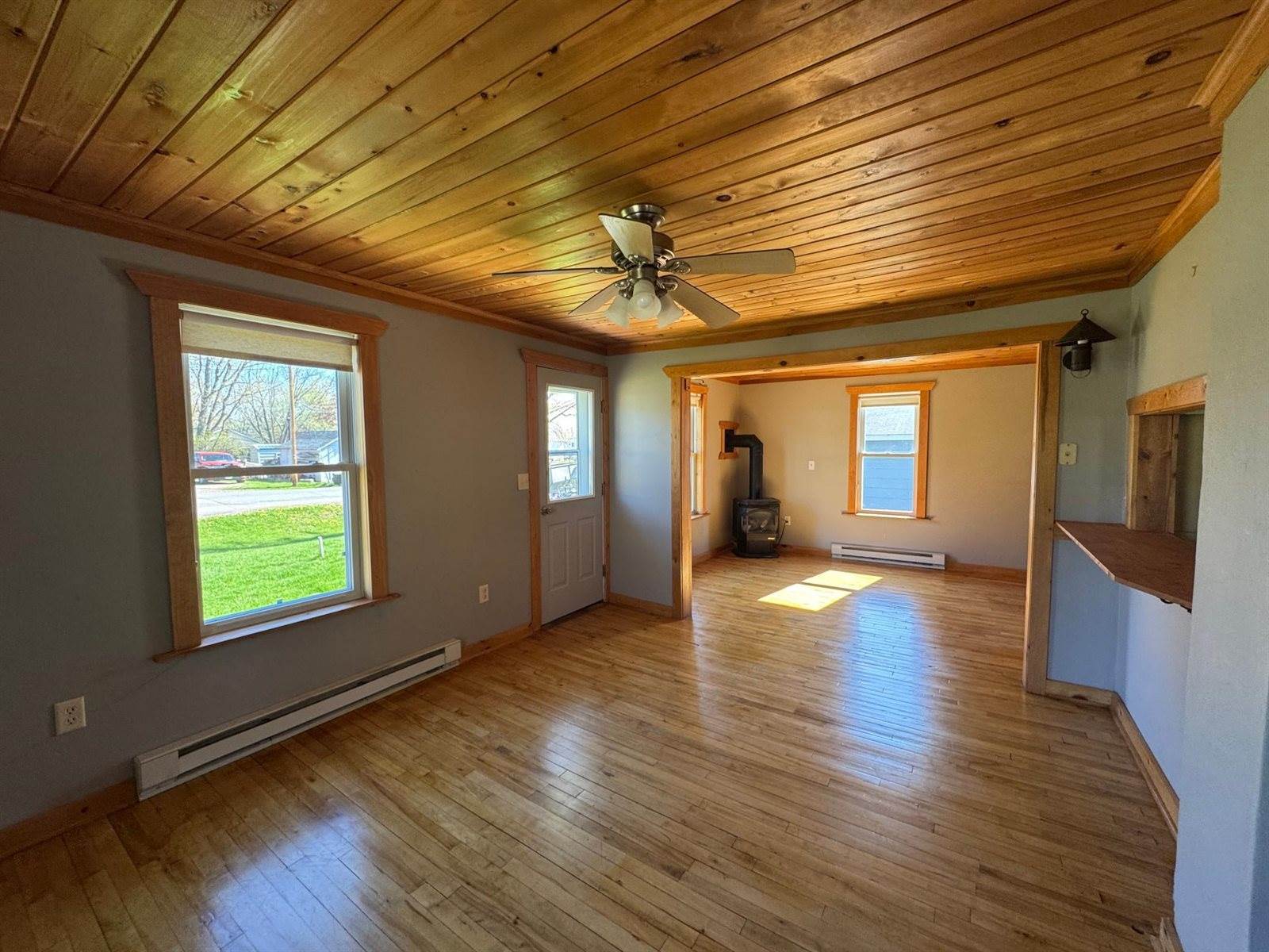 202 1st Street NW, Hinckley, MN 55037