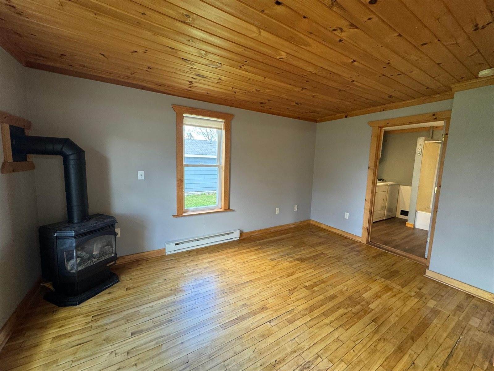 202 1st Street NW, Hinckley, MN 55037