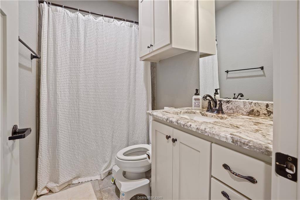 2711 Talsworth Drive, College Station, TX 77845