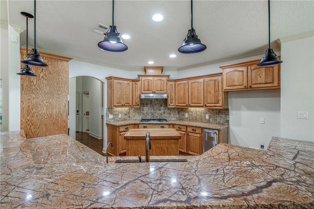 15701 Timber Creek Lane, College Station, TX 77845