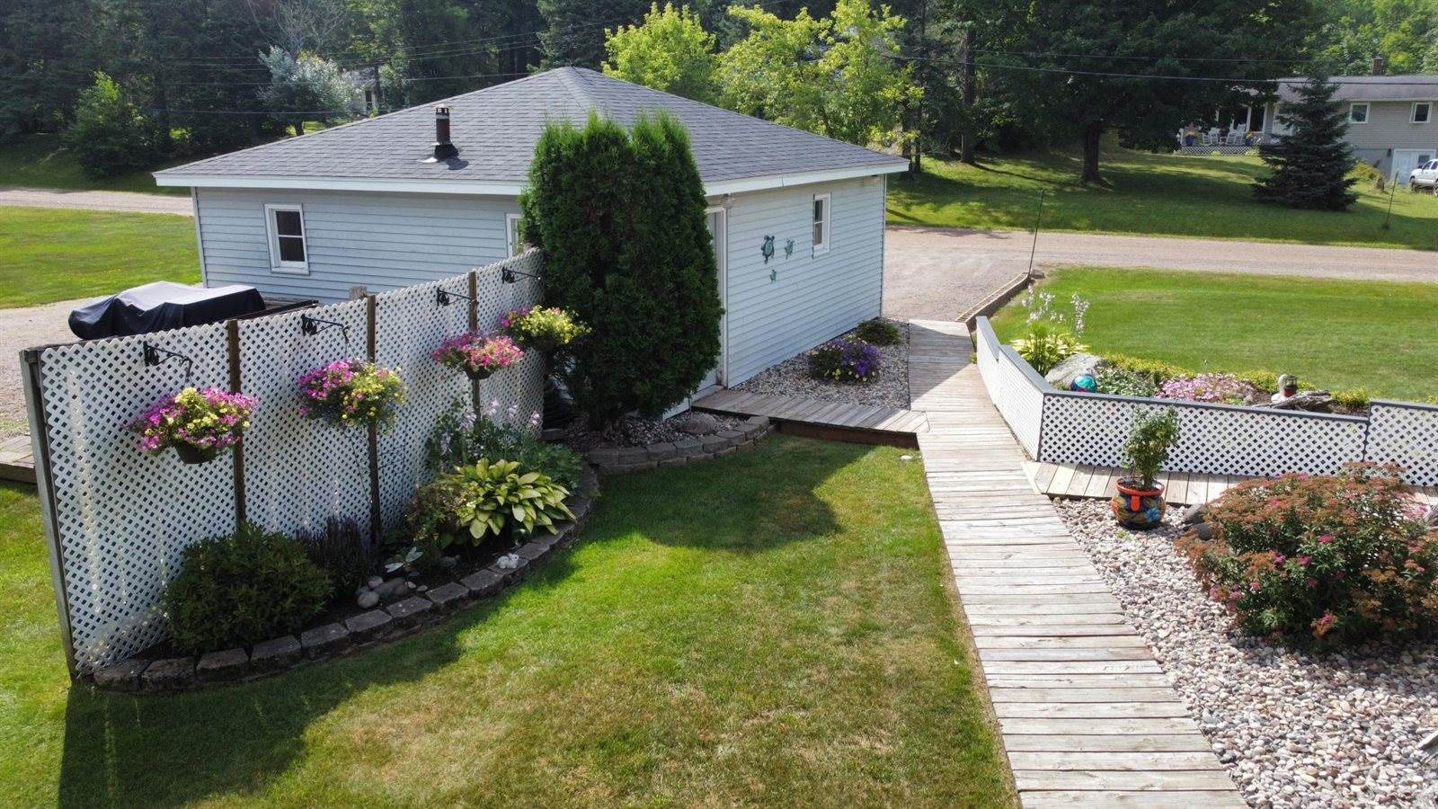 177 Wagon Road, Esko, MN 55733