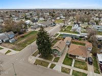 801 3rd Avenue West, Williston, ND 58801