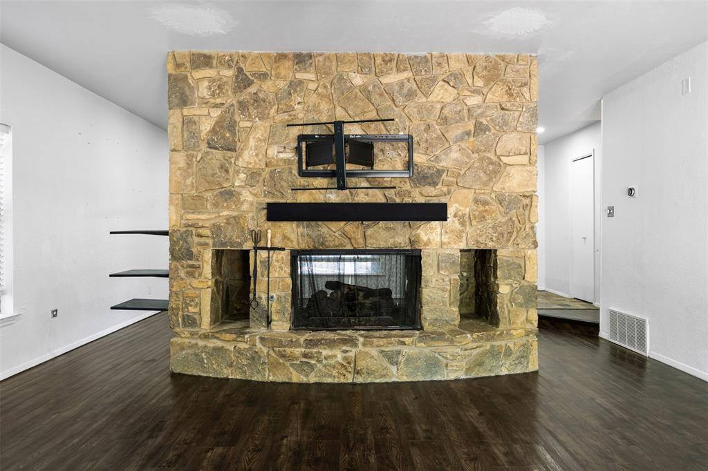 3911 Shady Valley Drive, Arlington, TX 76013