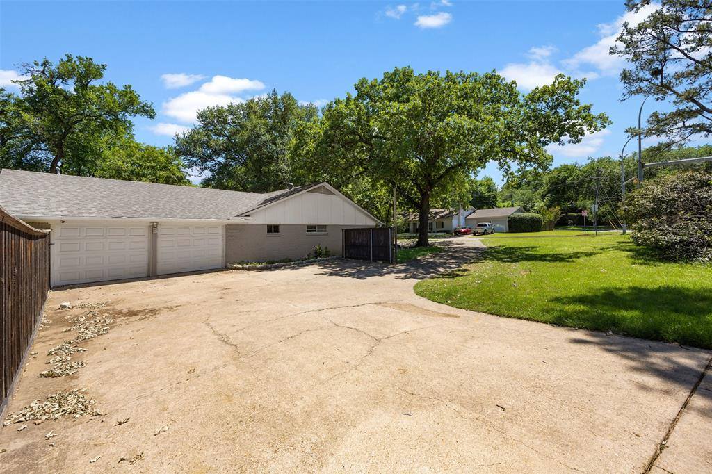 3911 Shady Valley Drive, Arlington, TX 76013