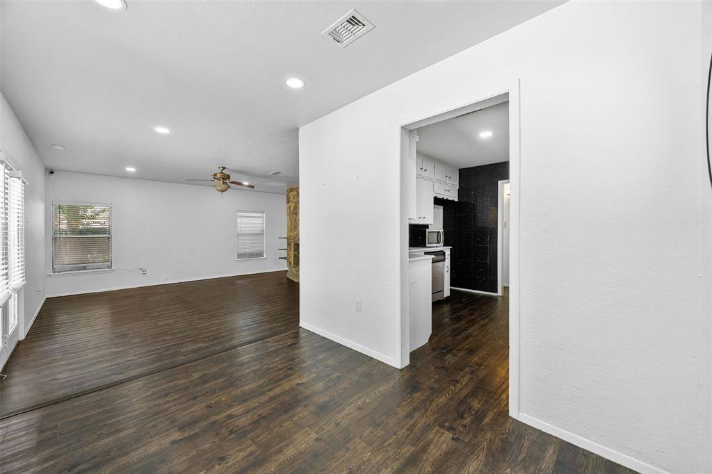 3911 Shady Valley Drive, Arlington, TX 76013