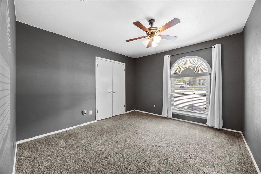 3911 Shady Valley Drive, Arlington, TX 76013