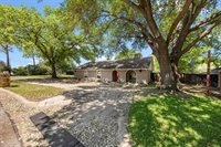 3911 Shady Valley Drive, Arlington, TX 76013