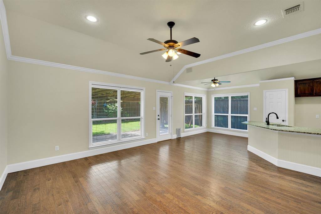 1631 Ross Drive, Midlothian, TX 76065