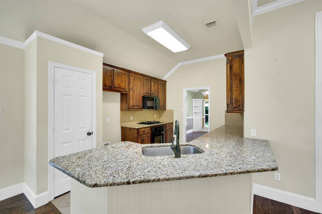 1631 Ross Drive, Midlothian, TX 76065