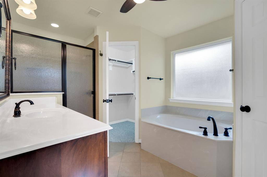 1631 Ross Drive, Midlothian, TX 76065