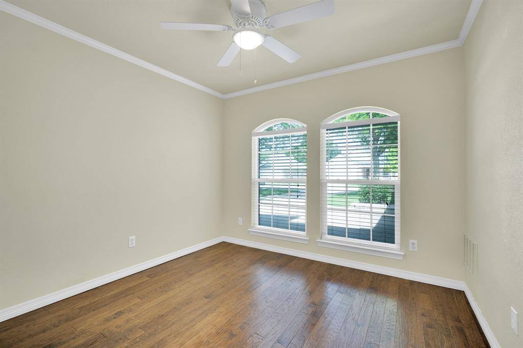 1631 Ross Drive, Midlothian, TX 76065