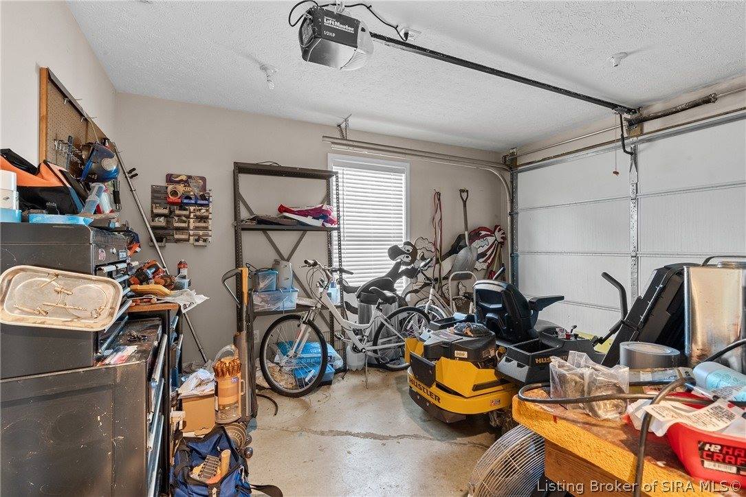 3101 Ambercrest Loop, Jeffersonville, IN 47130