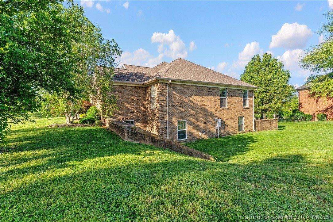 3101 Ambercrest Loop, Jeffersonville, IN 47130