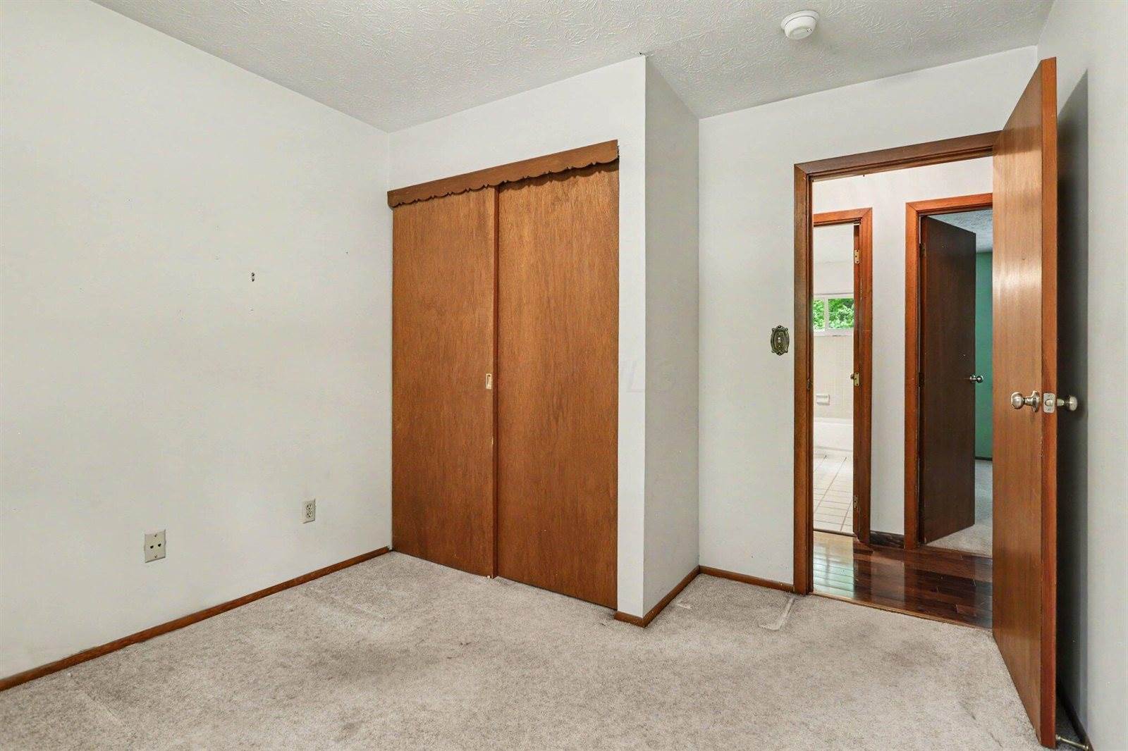 5320 Woodglen Road, Columbus, OH 43214