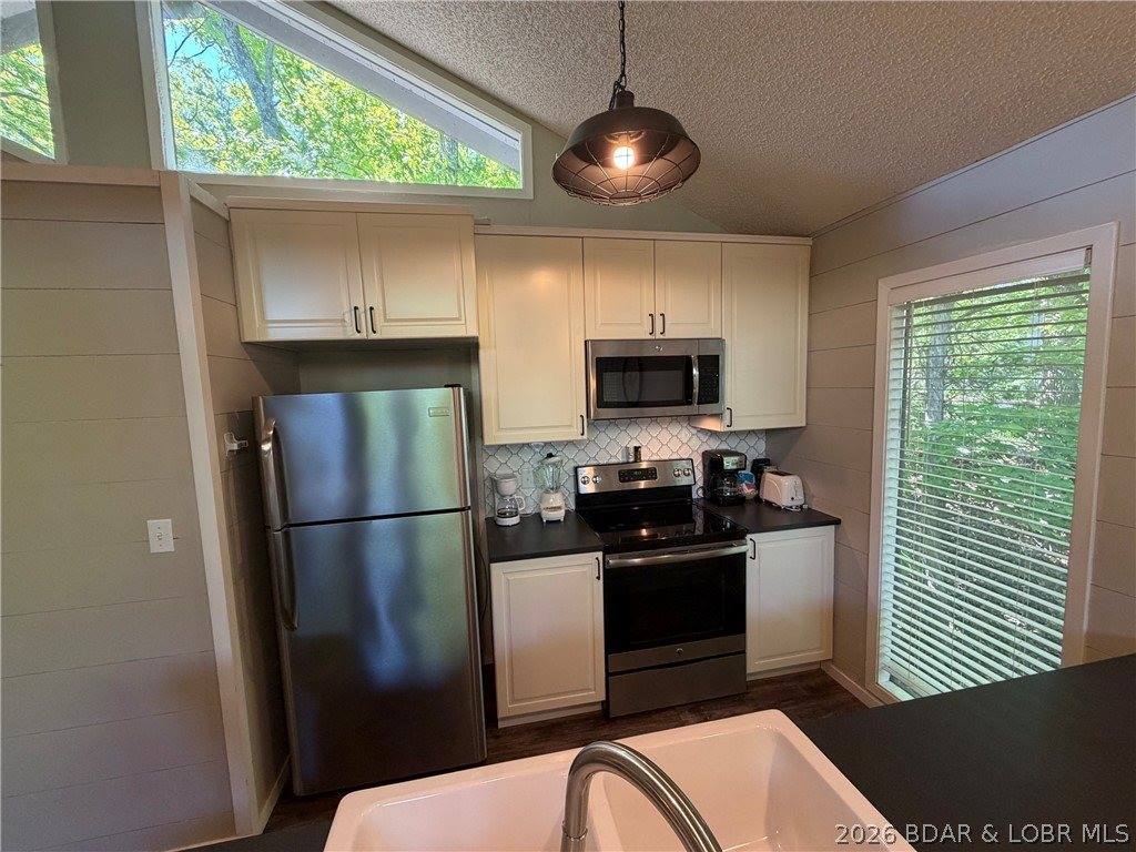 299 Moongate Drive, Osage Beach, MO 65065