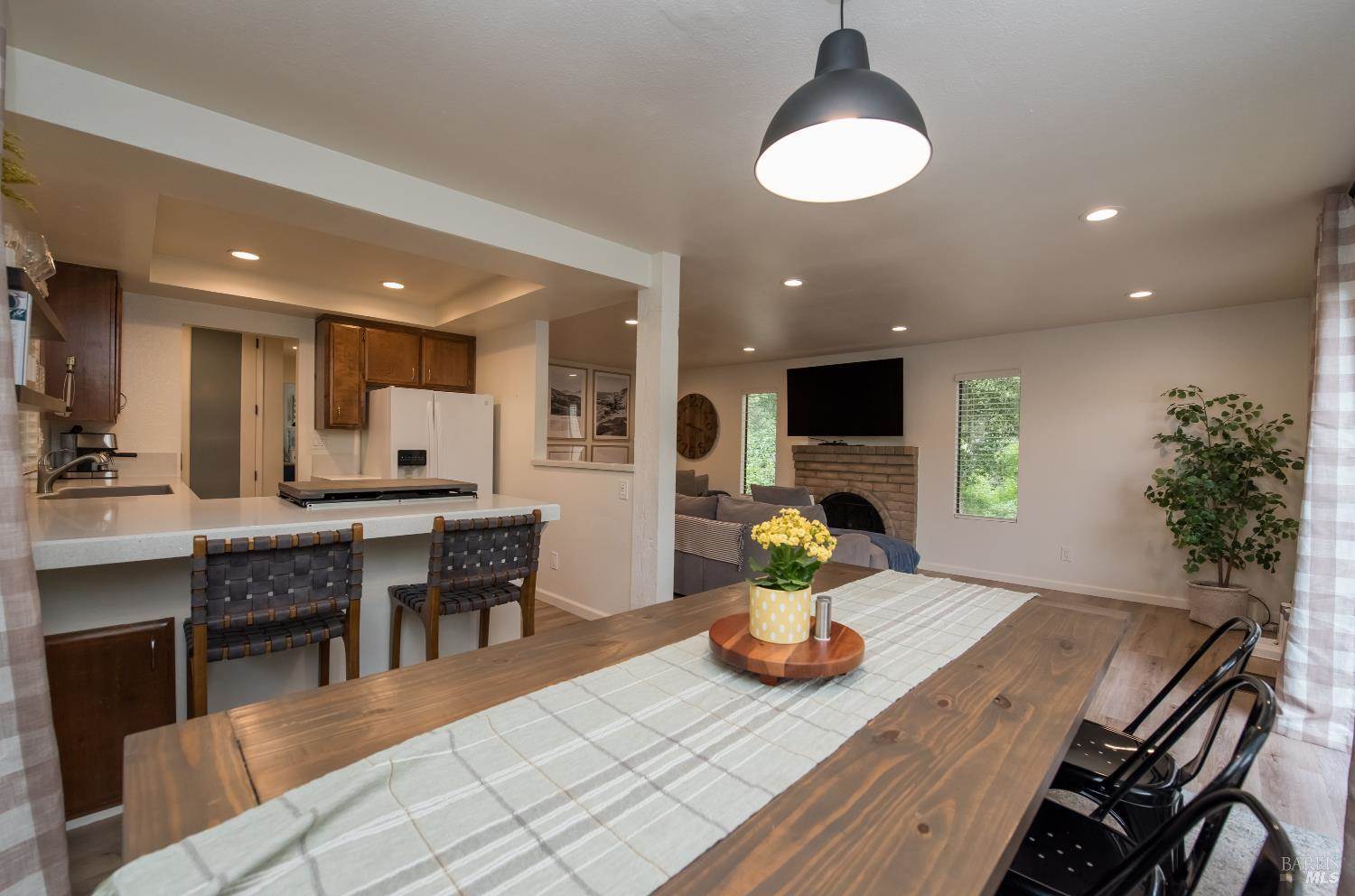824 Adobe Drive, Santa Rosa, CA 95404