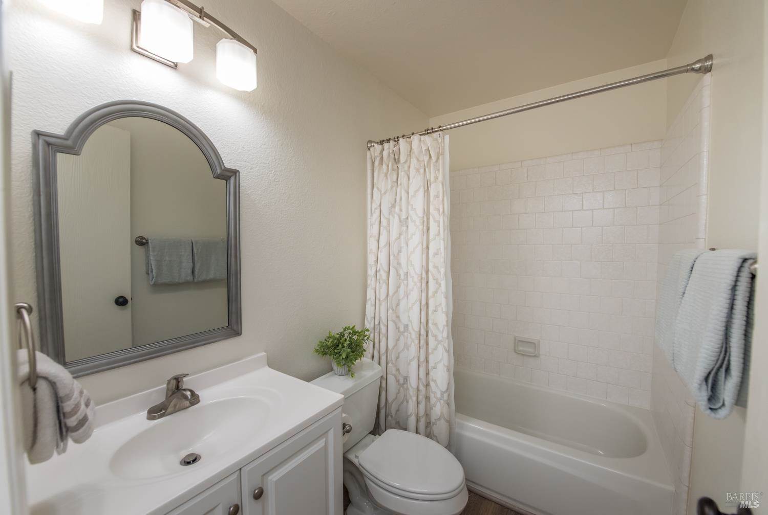 824 Adobe Drive, Santa Rosa, CA 95404