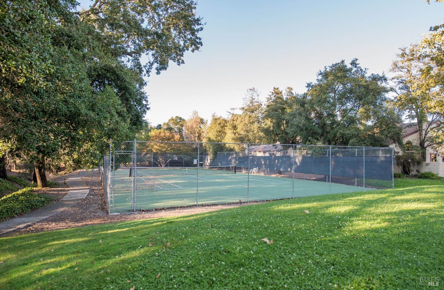 824 Adobe Drive, Santa Rosa, CA 95404