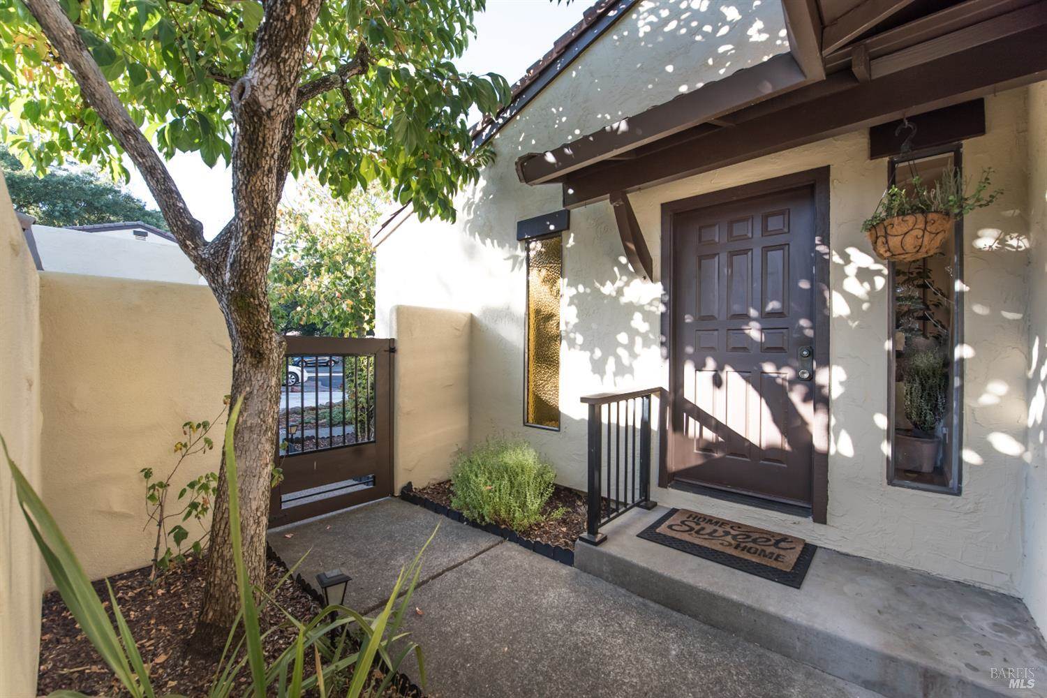 824 Adobe Drive, Santa Rosa, CA 95404
