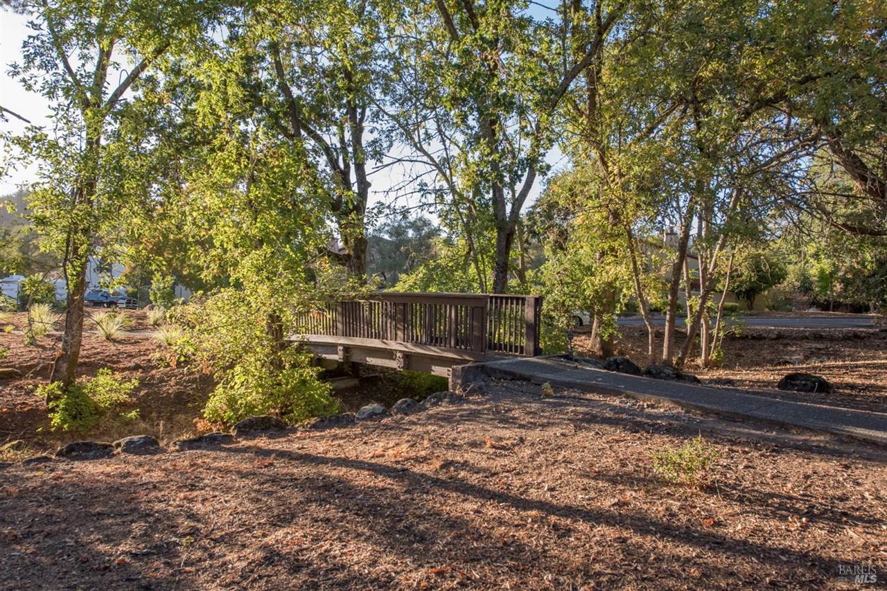 824 Adobe Drive, Santa Rosa, CA 95404