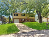 1939 Revere Street, Freeport, IL 61032
