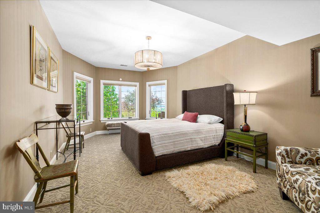 12565 Stone Crest Circle, Waynesboro, PA 17268